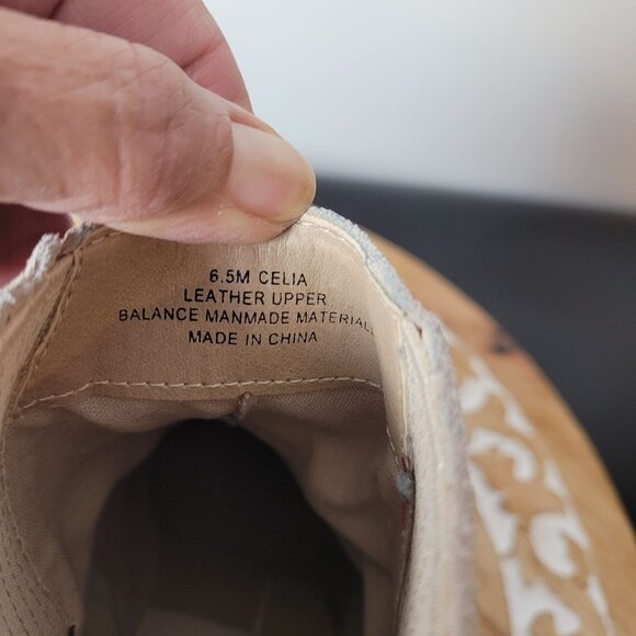 Dolce Vita "Celia" Beige Platform Lug Sole Ankle Boots 6.5M Leather Upper - Picture 5 of 12
